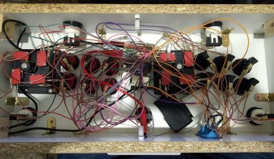 ¡¡¡Qué jaleo de cables!!!